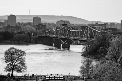 深度解析线上娱乐行业的商业模式与盈利策略